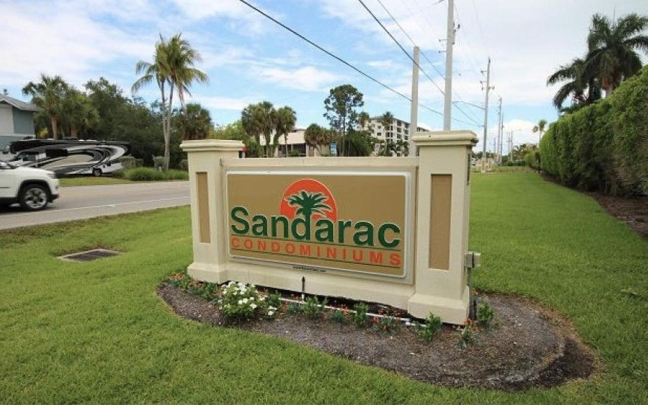 Always Summer On A White Sandy Beach Aparthotel Fort Myers Beach Exterior photo